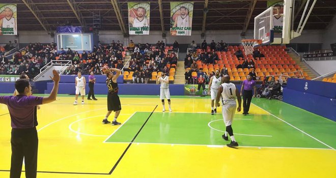 Çekişmeli maçta kazanan Petkim Spor