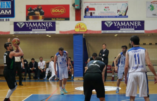 Çekişmeli maçta kazanan Yeşilyurt