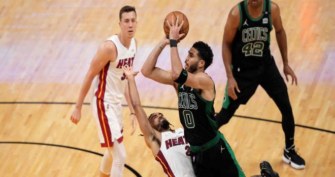 Celtics seride öne geçti