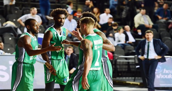 Daçka, İtalya deplasmanında...