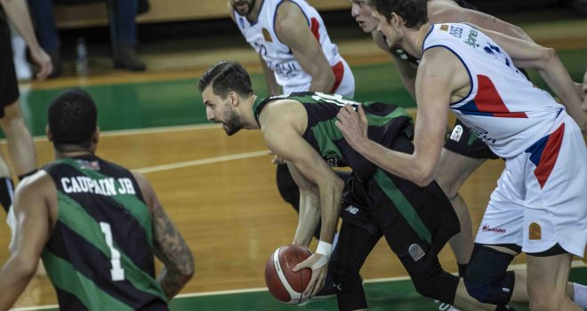 Darüşşafaka, Anadolu Efes'i devirdi