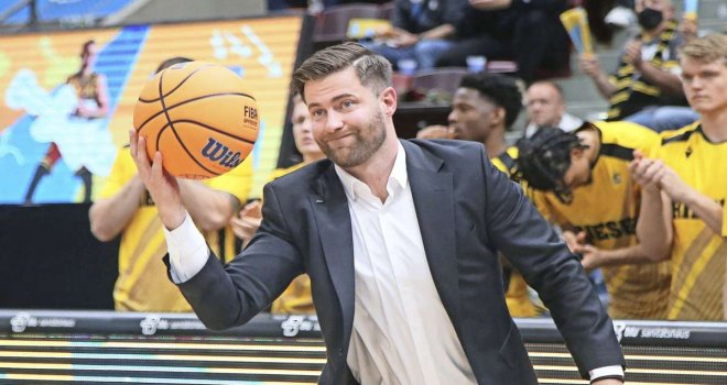 Darüşşafaka başantrenörünü buldu