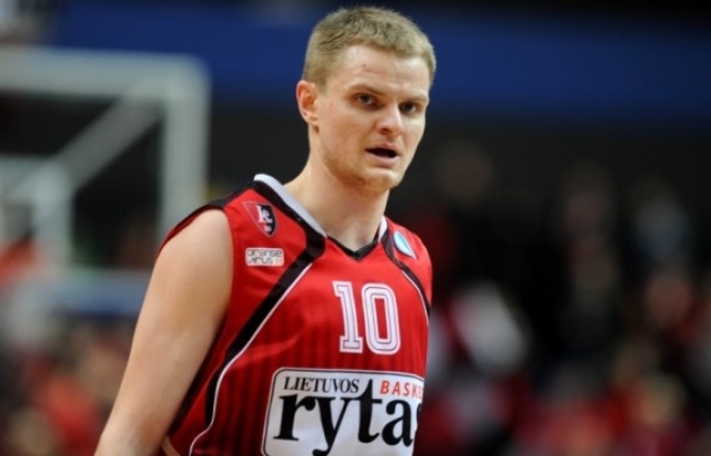 DARÜŞŞAFAKA DOĞUŞ İLK YABANCI TRANSFERİNİ YAPTI