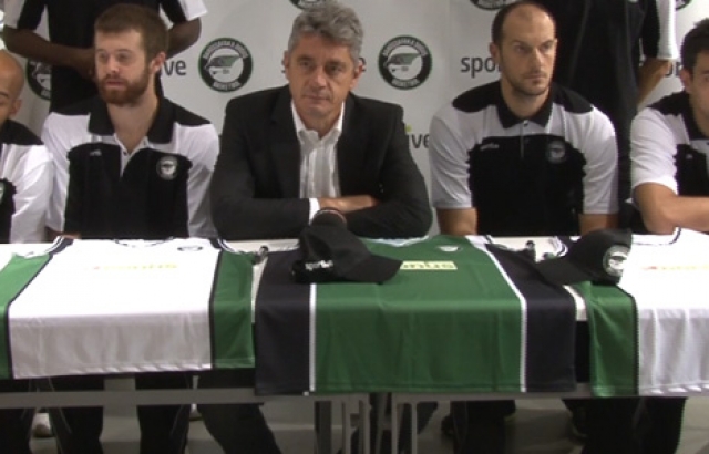 Darüşşafaka Doğuş yeni formalarını tanıttı