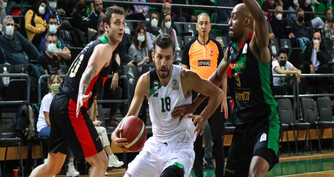 Darüşşafaka evinde galip