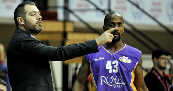 Dedas: Hakemler, Anadolu Efes'in oynadığı güreşe faul çalmadı