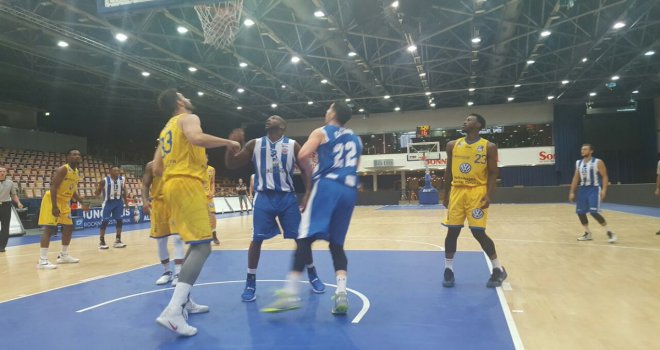 Demir İnşaat Büyükçekmece Almanya'daki ilk maçını kazandı