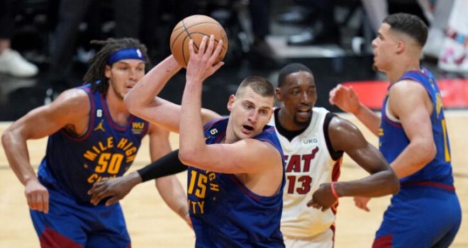 Denver Nuggets 2-1 önde