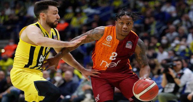 Derbide Galatasaray güldü