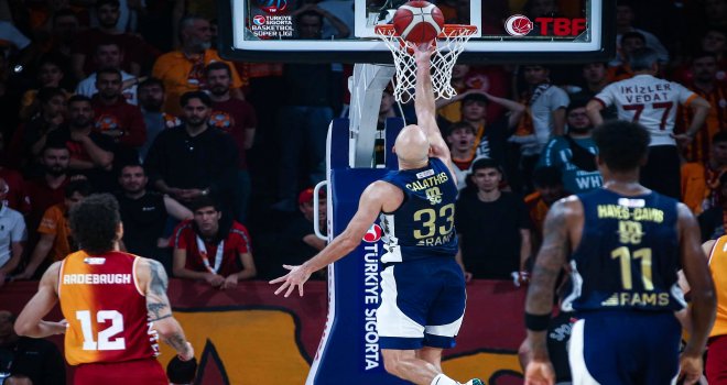 Derbinin galibi Fenerbahçe Beko