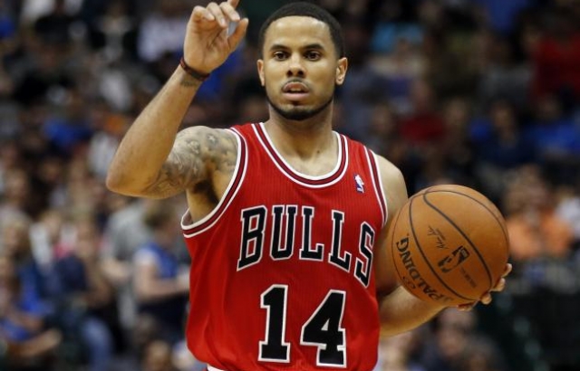 D.J AUGUSTIN PISTONS'DA