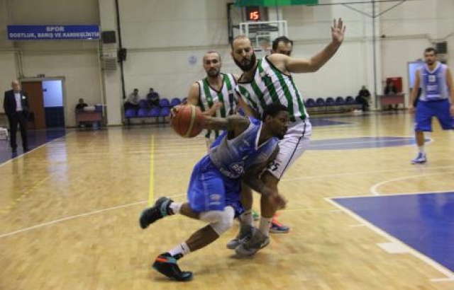 D.J Thompson ikinci kez Best'te