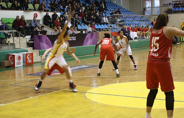 Edirne Belediyesi Edirnespor evinde güldü