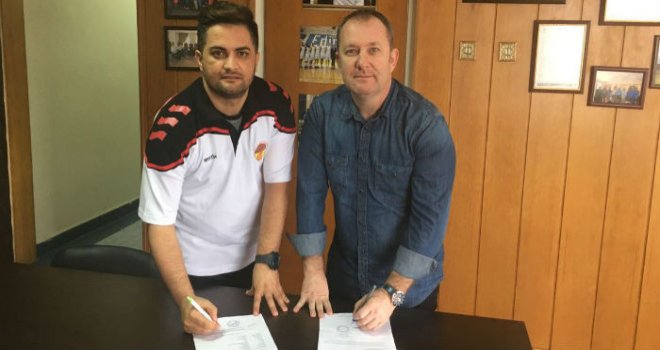 Edirne Belediyesi Edirnespor'da dümene  Ender Ünlü geçti.