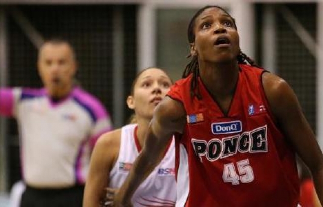 Edremit Belediyesi Güre Spor'a ABD'li uzun