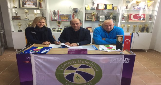 Edremit Belediyesi Gürespor'dan takviye