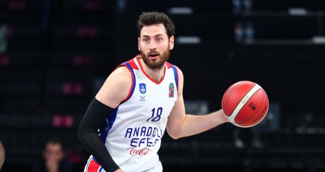 Egehan Arna yeniden Beşiktaş'ta