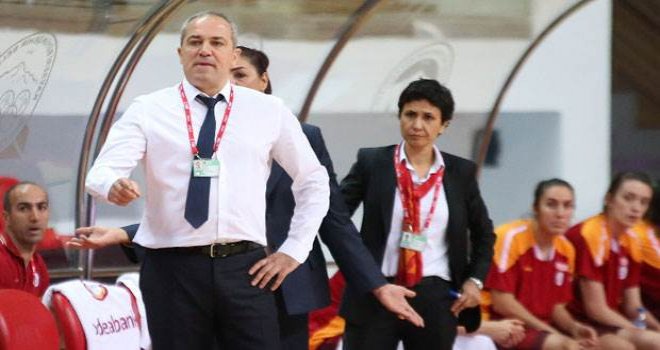 Ekrem Memnun:''Hakemler böyle devam ederse, bu ligde antrenörlük yapmayacağım''