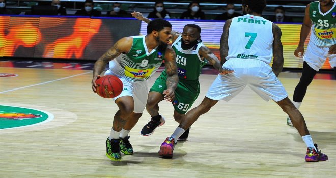 Eksik Bursaspor ilk galibiyetini aldı