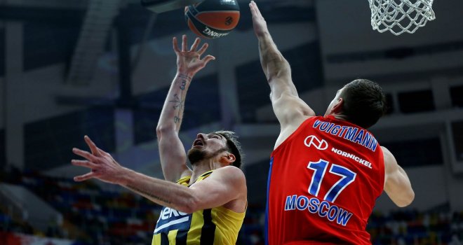 Eksik Fenerbahçe Beko CSKA'ya son çeyrekte direnemedi