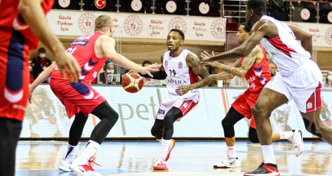 Empera Halı Gaziantep Basketbol evinde kazandı