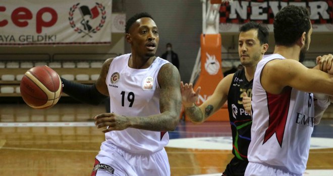 Empera Halı Gaziantep, Petkimspor'u geçti