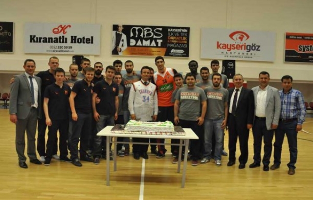 Enes Kanter Melikşah Üniversitesi formasını giydi...