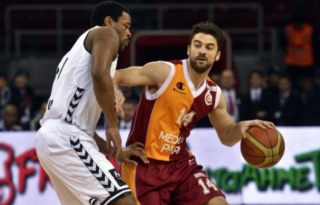 ENGİN ATSÜR BEŞİKTAŞ'TA