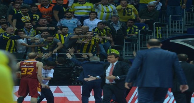 Ergin Ataman: Buraya her geldiğimizde küfür yiyoruz