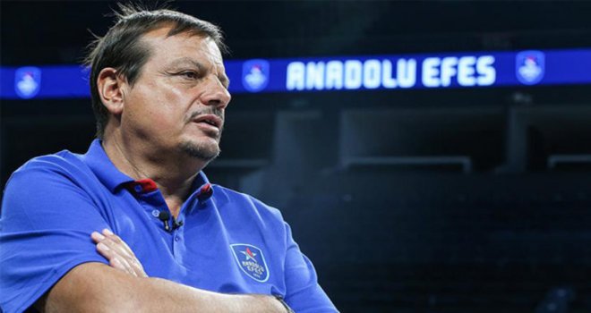 Ergin Ataman ilk yarıdaki oyundan memnun...