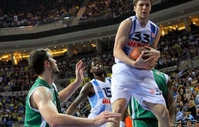 Eski Fenerbahçeli Rönesans TED Kolejliler'de