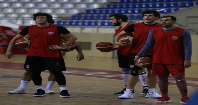 Eskişehir Basket geriden gelerek kazandı