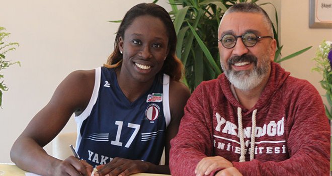 Essence Carson, Yakın Doğu Üniversitesi'nde