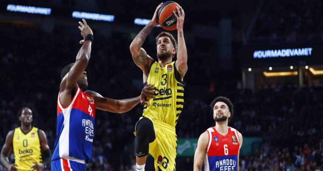 Euroleague Türk derbisinde kazanan Fenerbahçe Beko