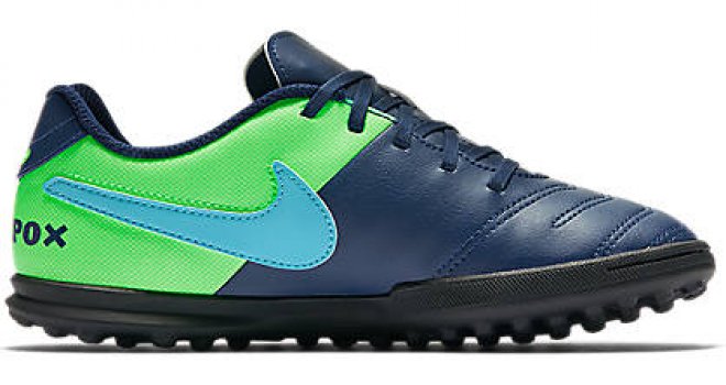 Farklı futbol ayakkabısı modelleri