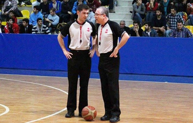 Fatih Söylemezoğlu oğluyla maç yönetti...