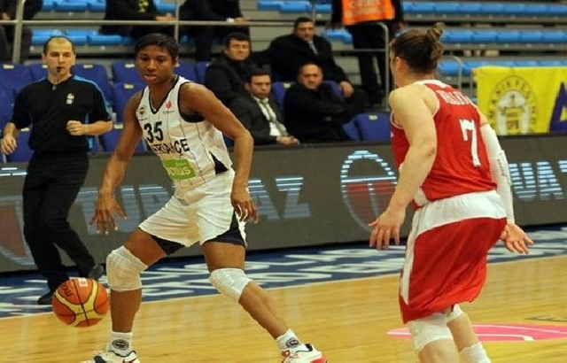 Fenerbahçe AGÜ karşısında zorlanmadı...