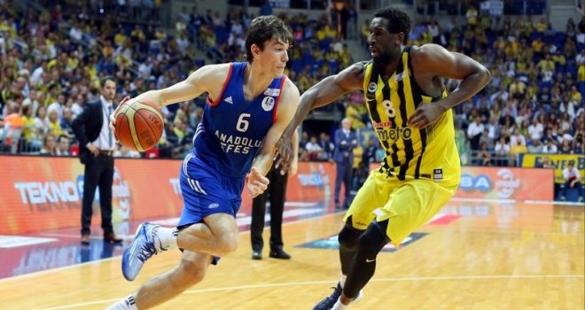 Fenerbahçe-Anadolu Efes finalde 4.randevuda
