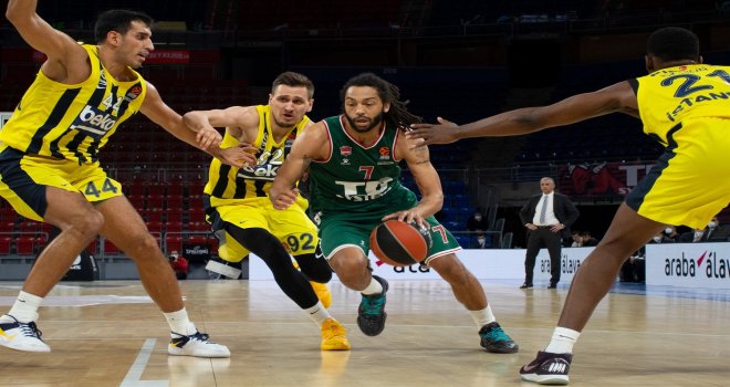 Fenerbahçe Beko, Baskonia'da kayıp...