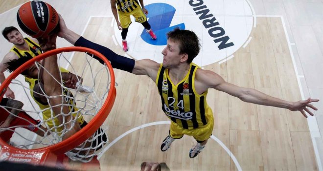 Fenerbahçe Beko, CSKA'yı deplasmanda devirdi