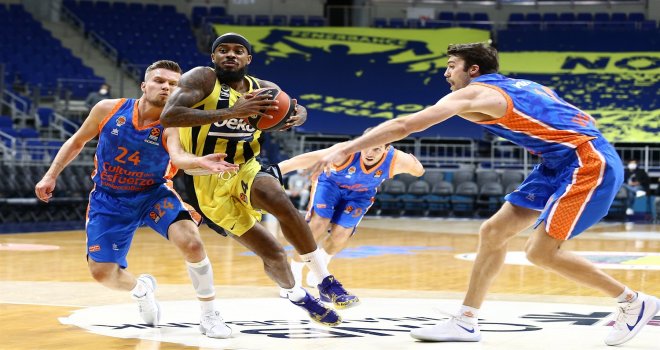 Fenerbahçe Beko evinde Valencia'ya teslim...