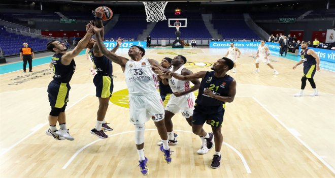 Fenerbahçe Beko İspanya'da yokları oynadı