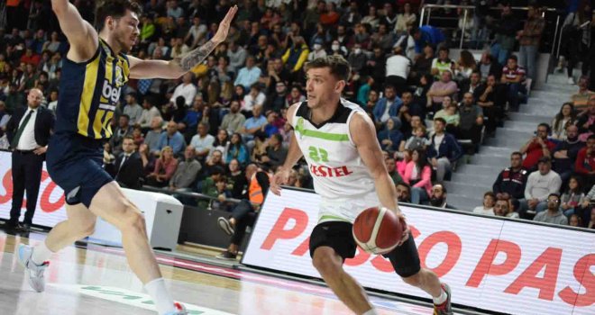 Fenerbahçe Beko, Manisa'da farka koştu