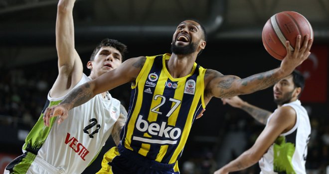 Fenerbahçe Beko, Manisa'da liderliğini sürdürdü