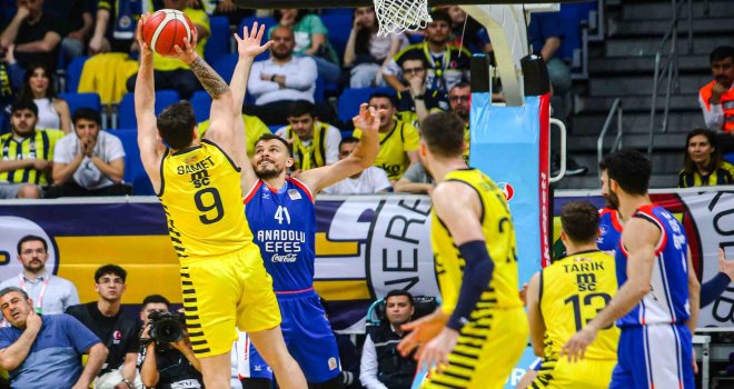 Fenerbahçe Beko'dan Anadolu Efes'e 42 fark