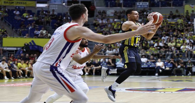 Fenerbahçe Beko'dan yarı finale farklı başlangıç 