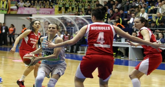 Fenerbahçe bir adım öne geçti