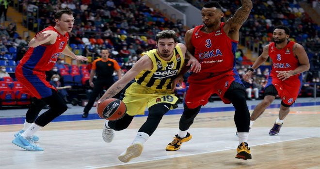 Fenerbahçe, CSKA'yı deplasmanda devirdi