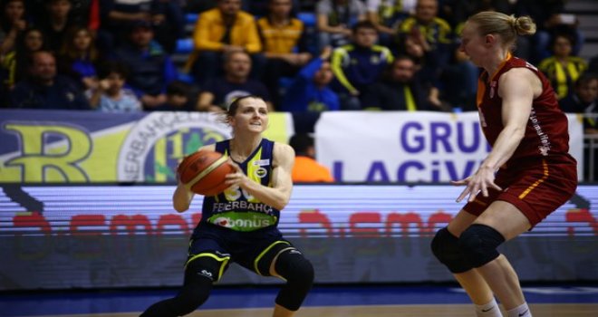 Fenerbahçe derbiyi rahat kazandı