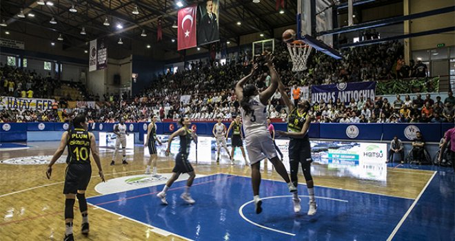 Fenerbahçe saha avantajını kaptı